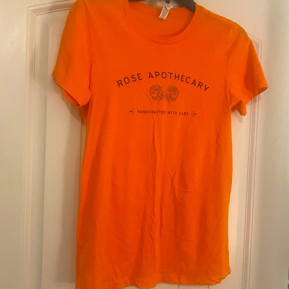 Rose Apothecary Women’s XL Tshirt EUC